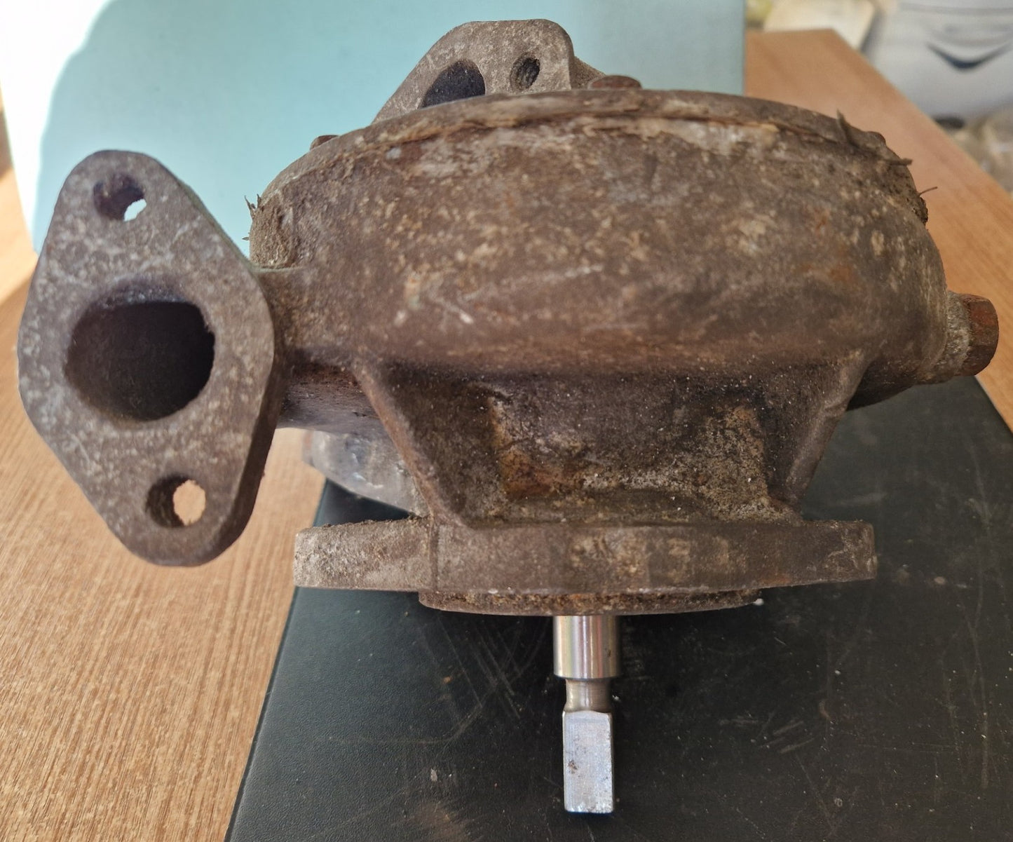 Waterpump Assy 6/8LXB with cover